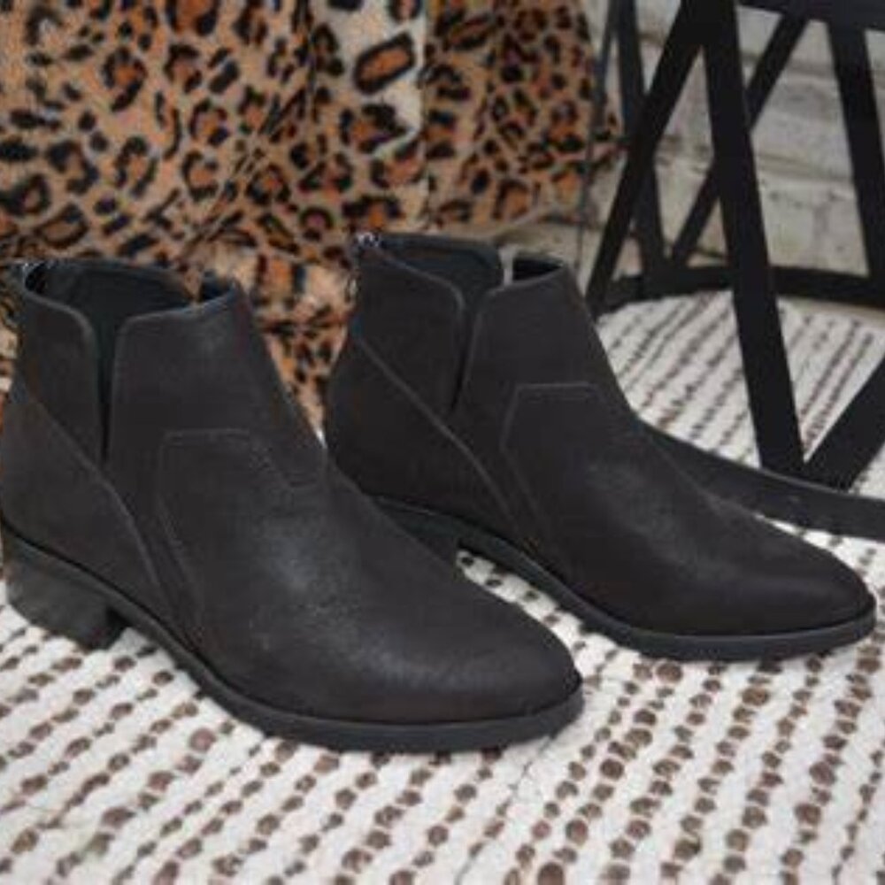 CORKYS CURRY BLACK BOOTIE  NEW IN BOX!